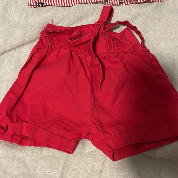 Cute red, floral summer outfit. Shorts and tank shirt. - Picture 4 of 4